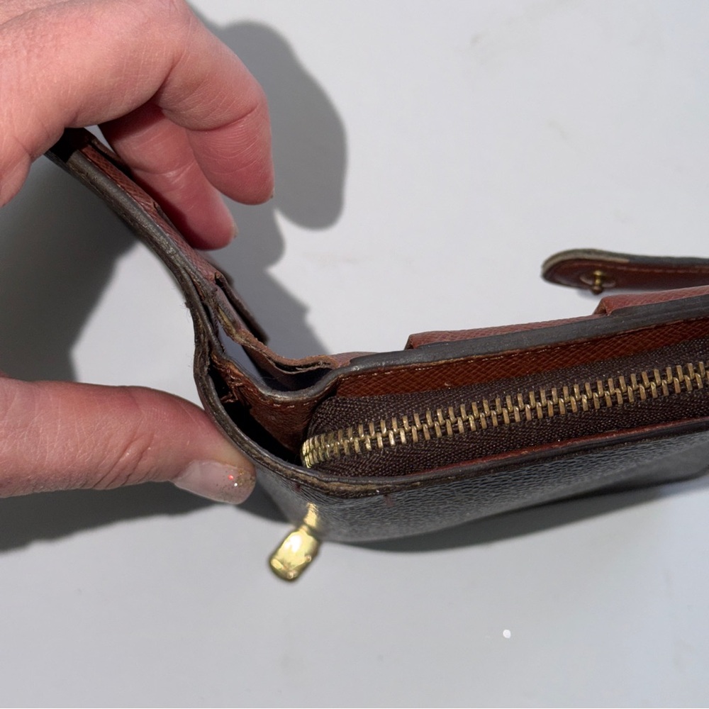 SOLD-Louis Vuitton Compact Zippe Wallet Gently Loved - Picture 14 of 14